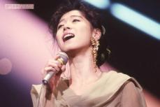 中森明菜、着用衣装が「100万円超え」価格高騰のチャリティーオークションに秘めた“願い”