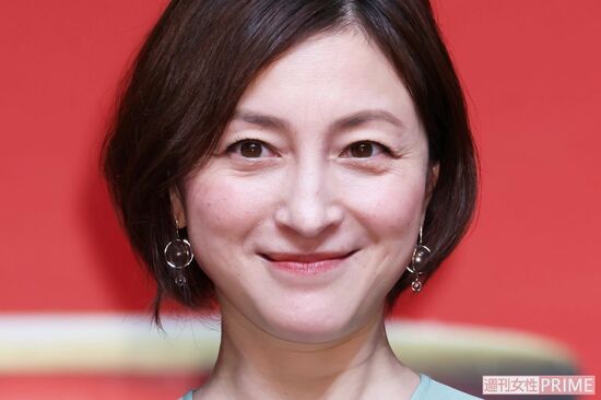 「膝上30センチの超ミニスカで熱唱」広末涼子、12800円ライブの裏事情とMCで語った“本音と涙”