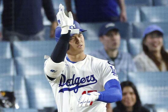 メジャーリーガーからのプレゼント ムーキー・ベッツ MLB Tokyo Series 2025 ファンデカール シール