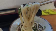 「高校時代に寄ったひと気のないうどん屋。注文したうどんを食べてたら、店員のおばちゃんが...」（群馬県・30代男性）