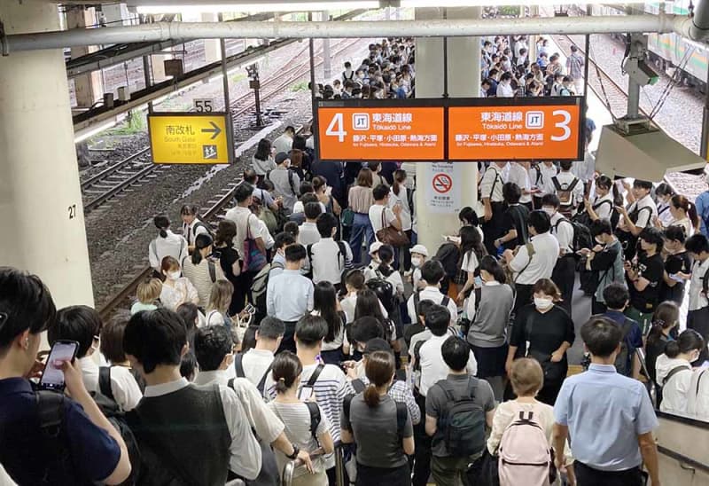 横浜・保土ケ谷のJR横須賀線踏切で人身事故　2万人に影響