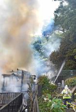 横浜・南区の空き家で火事　「黒い煙が見える」と通報