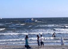 鎌倉・由比ガ浜で3人流される　横浜の高校生1人が行方不明、2人はけがなし