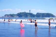 藤沢の3海水浴場、今夏の来場者138万人　コロナ禍前9割に回復