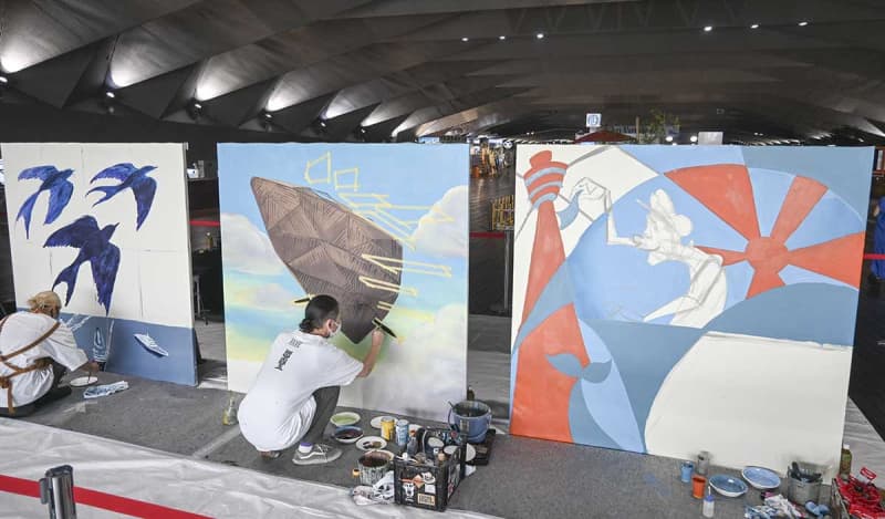 大さん橋で「繋がる場所」思い思いに描く　10月8日ライブペイント　横浜ゆかりのイラストレーター・壁画家ら参加