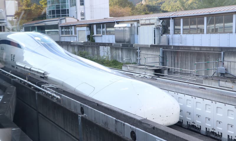 リニア、車内プロジェクションを初披露　JR東海が体験乗車会