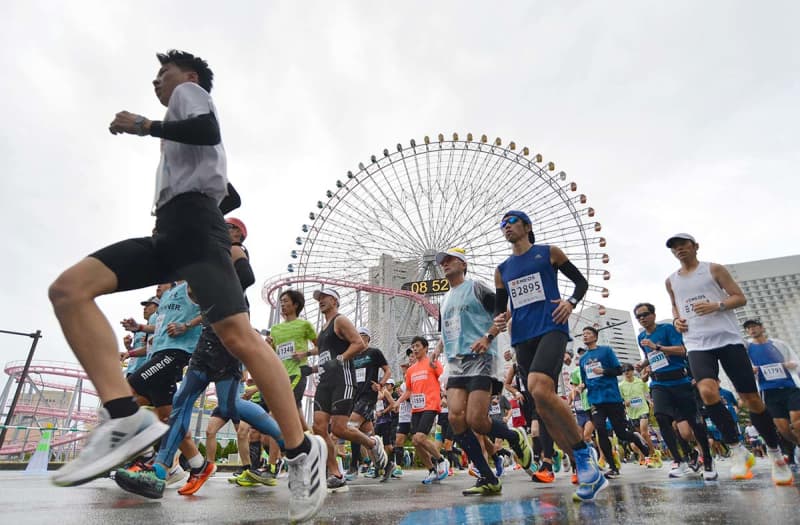横浜マラソン、2万5千人がMM21地区周辺を駆ける　小学生親子らも挑戦