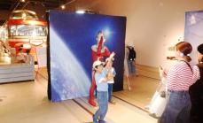 ロマンスカーミュージアムにウルトラセブンがやって来た　登場キャラ乗車のエピソードが縁で特別展示