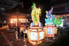 横浜中華街でイルミネーション「春節燈花」点灯　舞い上がる竜に繁盛願う