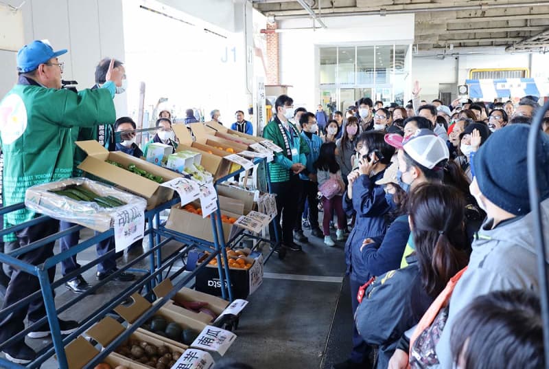 「横浜市場まつり」4年ぶりで大盛況　屋台や模擬競り、マグロ解体ショーも