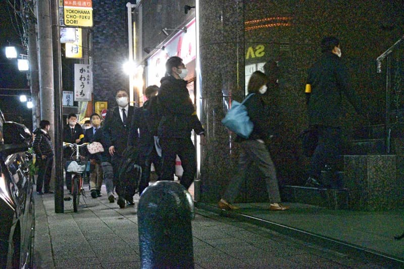 神奈川県警がホストクラブ一斉立ち入り　都内で相次ぐ売掛金トラブル受け　違法行為の有無確認