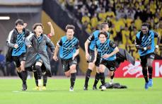 【サッカー天皇杯】J1川崎、PK戦制し3大会ぶり2度目のタイトル　10人目のGK鄭がネット揺らす　　