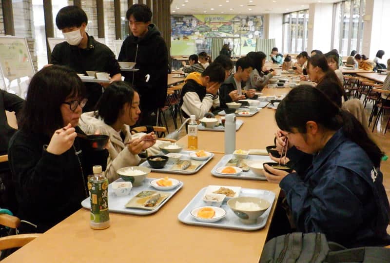 東京農大厚木キャンパスで「100円朝定食」　4日間限定、食品値上げで補助