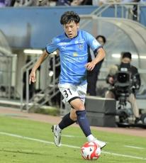 【横浜FC】MF坂本亘基、山形へ完全移籍「もっともっと貪欲にもがきたい」