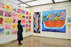 園児が描く将来の夢　平塚市美術館で絵画展　伊豆・花巻・高山からも参加