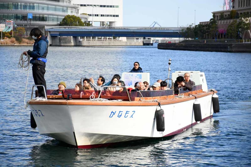 横浜港「象の鼻」から大岡川へはクルーズ船で　交通網の試験運行中、4月の定期運航目指す