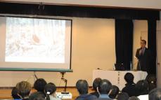 「ざんねんないきもの」監修の動物学者・今泉さん、横須賀で講演　「変わり者が実は大事」