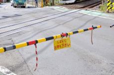 鎌倉の横須賀線踏切で人身事故　一時見合わせ、4500人に影響