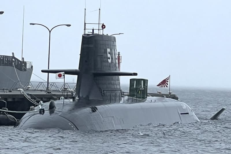最新鋭の潜水艦　海自横須賀基地に「じんげい」配備