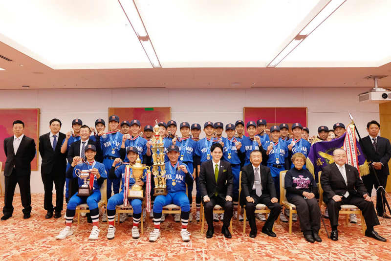 【中学硬式野球】26年ぶりの全国優勝、中本牧シニアが横浜市長訪問
