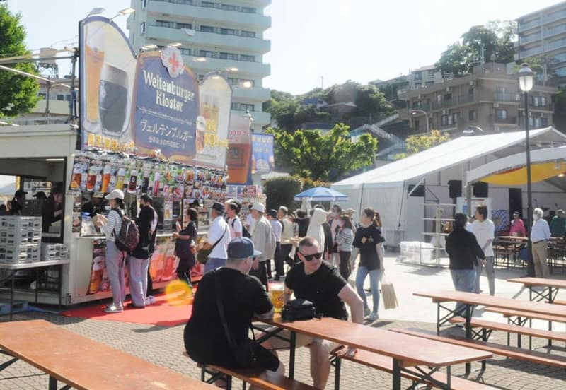 100種ずらり！横須賀でドイツビールの祭典始まる　ヴェルニー公園の「オクトーバーフェスト」
