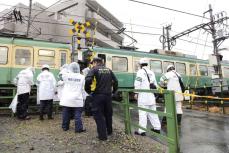 藤沢の江ノ電踏切で人身事故　一時全線運転見合わせ、3千人に影響