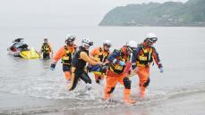 逗子海岸、神奈川県内で最も早い海開き　9月1日まで海水浴場開設
