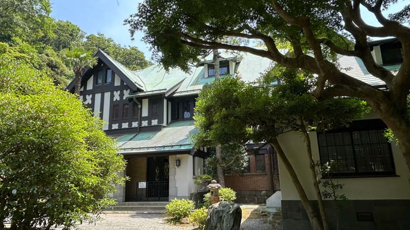美しい緑青の屋根、今夏限りで見納め　鎌倉の国重文「旧華頂宮邸」修繕へ　20、21日に建物内部を特別公開