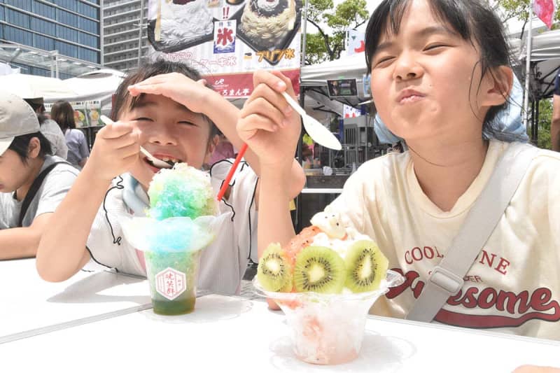 氷スイーツでひんやり！　激辛グルメも…横浜・みなとみらいでフェス始まる、14日まで