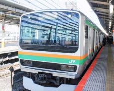 東海道線の窓ガラスにひび…横浜駅で駅係員が見つける、一時運転見合わせで1万1千人に影響