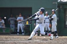 【高校野球神奈川大会】横浜、桐光学園に七回コールド　主将の適時打などで六回大量6点、試合を決める