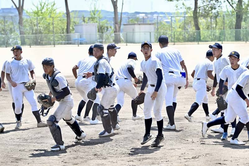 【高校野球】東海大相模、実戦形式で調整　原監督自らノック「締まった状態で迎えたい」