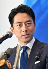 自民党総裁選出馬表明の小泉氏　2児の父、政策率直に語る　「決着」をキャッチフレーズに