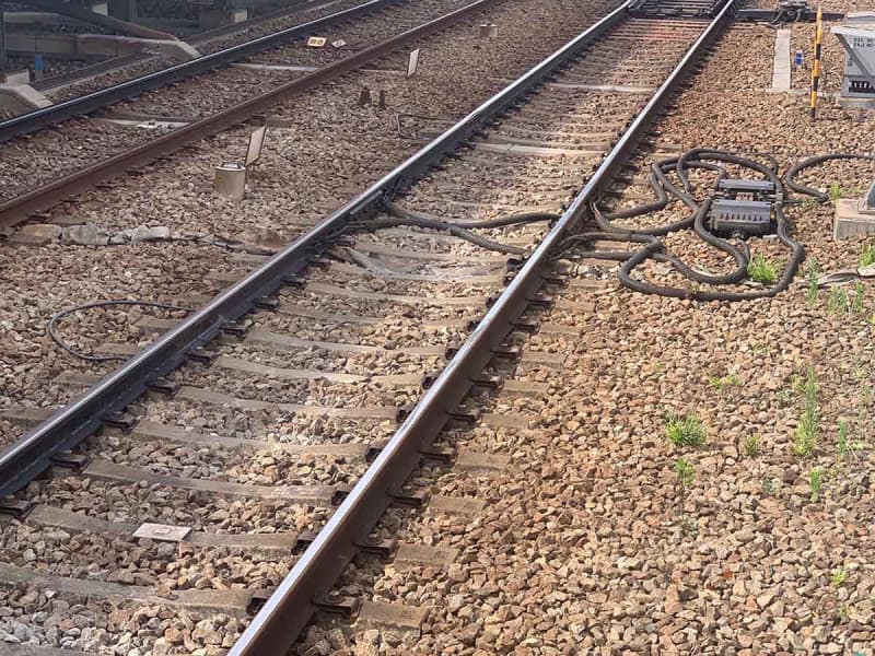 横浜・金沢区の京急富岡駅で人身事故　約2万人に影響