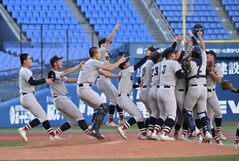 【高校野球秋季神奈川県大会】横浜が2年ぶり20度目V 5ー2で東海大相模に競り勝つ