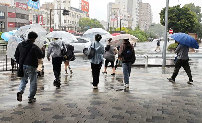 横浜市中区、午後1時までの最高気温16.4度　冷たい雨、11月中旬並みの寒さ