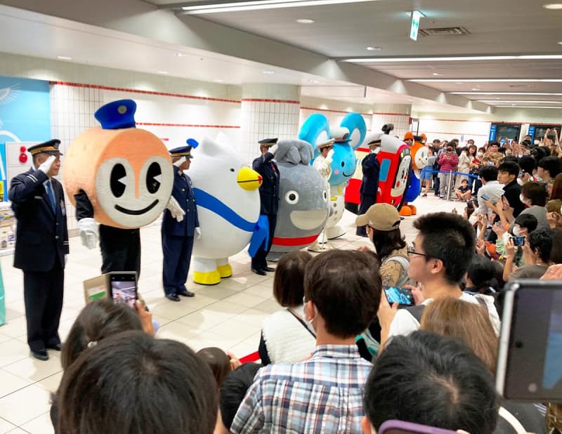 みんな仲良し、横浜駅乗り入れ6社局のキャラが勢ぞろい　「鉄道の日」ちなみ魅力アピール