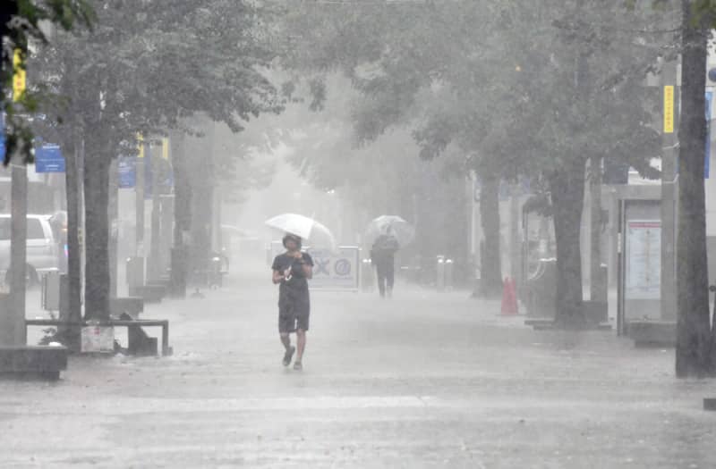 今夏のゲリラ雷雨、神奈川は過去5年平均の1.4倍　猛暑で湿った空気が流れ込み…