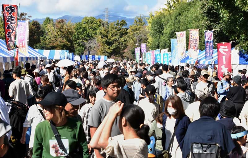 秦野市の「市民の日」イベントに13万5千人来場