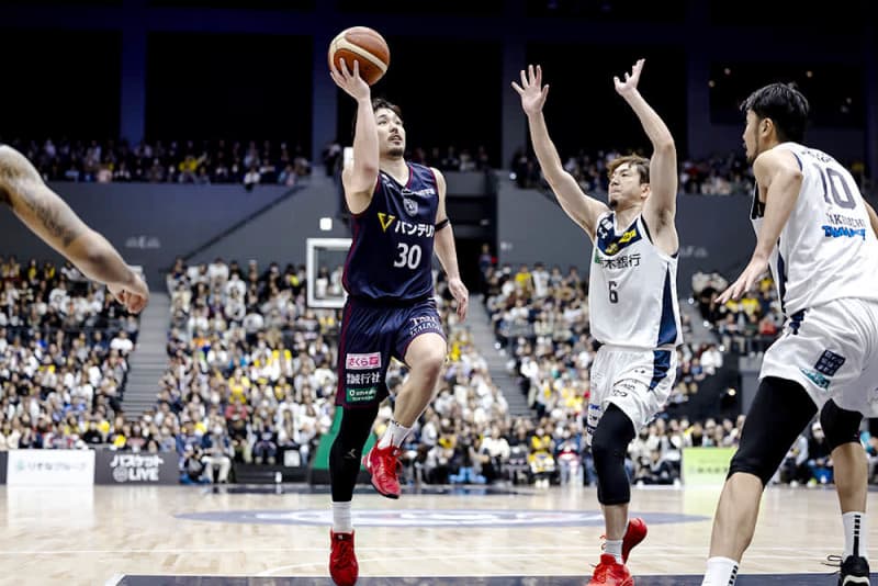 【バスケBリーグ】横浜BCが逆転勝利し連敗ストップ　B1川崎は大量失点で黒星