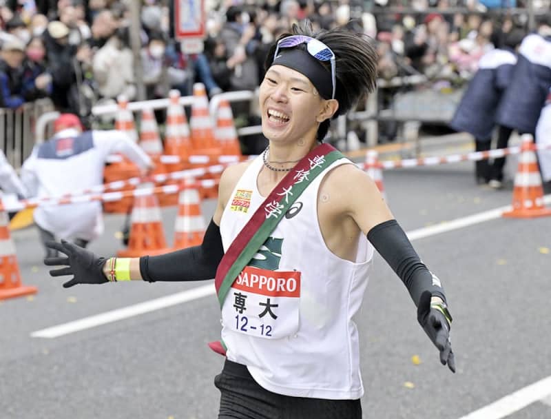 【箱根駅伝・復路】専大が総合17位　アンカー藁科・横浜高出身「笑顔でゴールと決めていた」