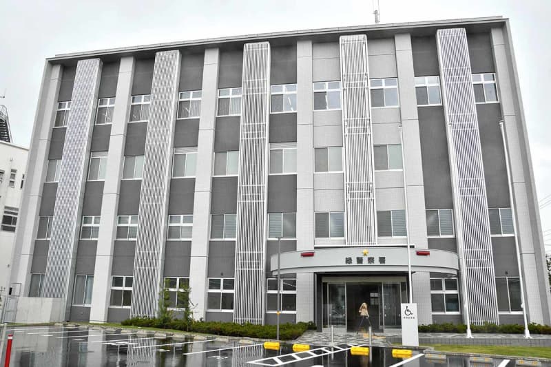 談笑していたところ…派遣社員の女性の腕刺した疑い　無職の男を現行犯逮捕