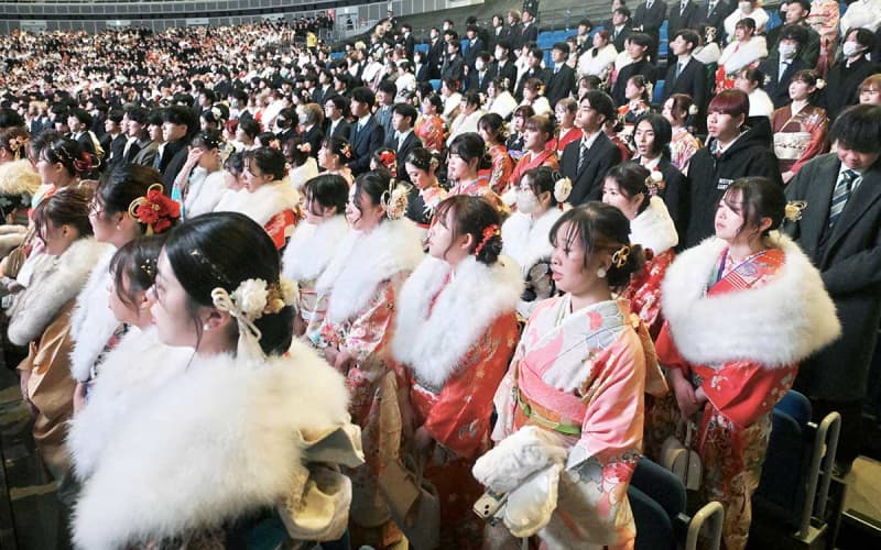 成人の日、節目に決意新た　神奈川県内各地で式典、横浜アリーナには2万人超