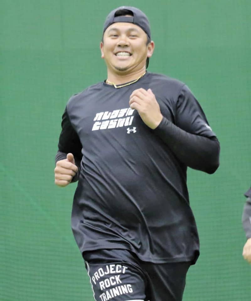 DeNA、山崎康晃が自主トレ公開　堀岡ら4投手、女子野球選手も参加