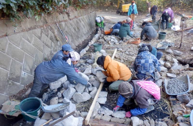 石、わら、くい…自然の素材で道を整備？　神奈川・大磯町が「環境土木」活用を模索　地元住民に講習会も