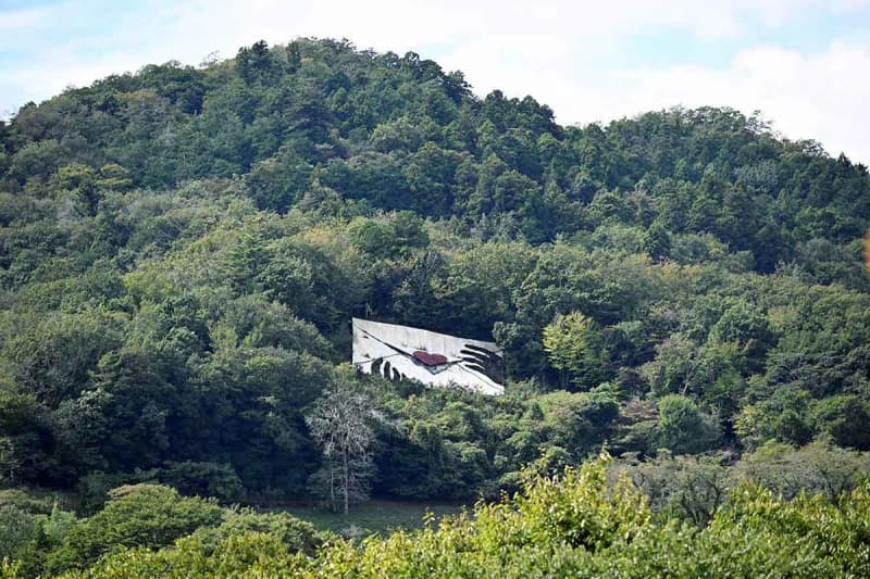 中央道から見える「緑のラブレター」 設置36年で劣化進行、相模原市が