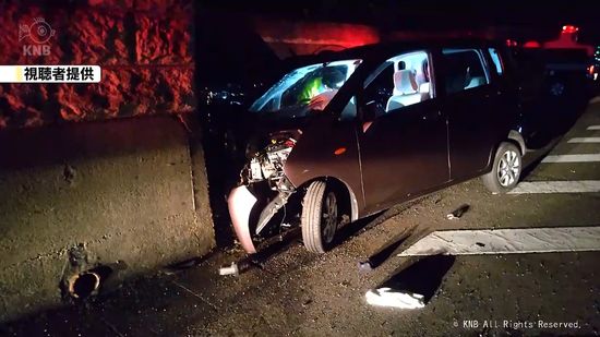 高岡市で軽乗用車が住宅の塀に衝突　運転の男性死亡