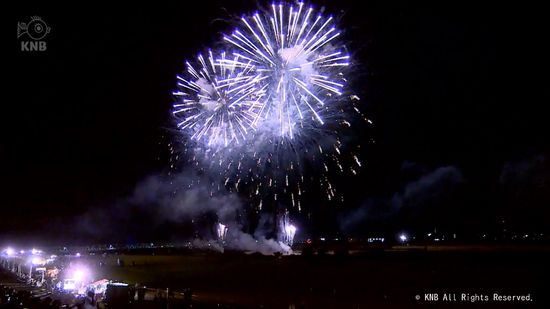 富山大空襲から７９年　追悼と平和の願い　花火に込める　富山市