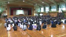 富山県内　ほとんどの公立小中学校で２学期終業式