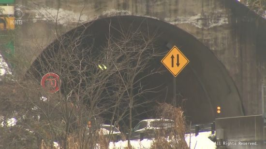 能越道トンネルで事故　1人大けが　氷見北～灘浦が4時間通行止め